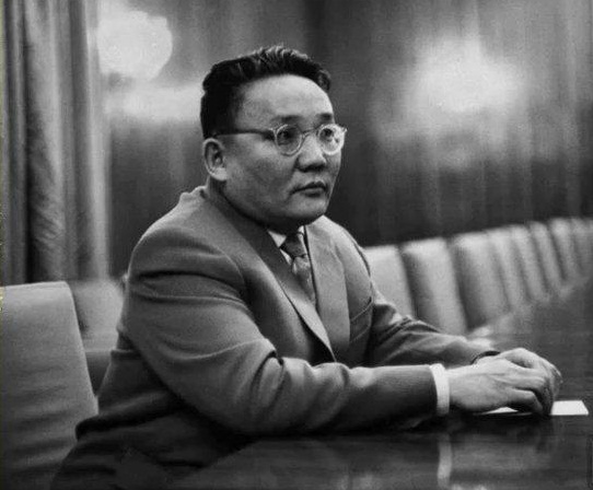 Ю.Цэдэнбал агсны Орост өнгөрүүлсөн долоон жилээр кино бүтээнэ